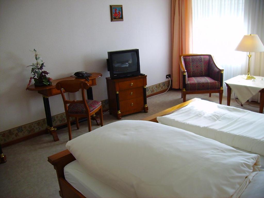 Hotel An Der Hauptallee Bad Pyrmont Room photo