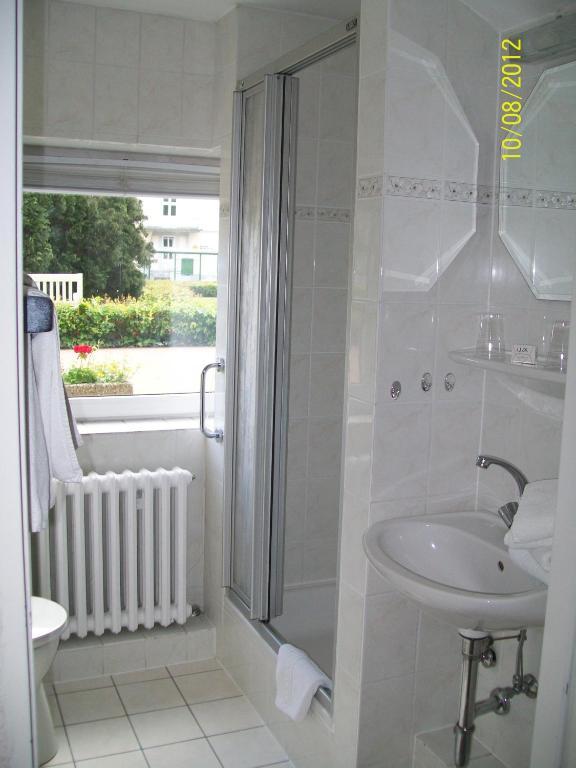 Hotel An Der Hauptallee Bad Pyrmont Room photo